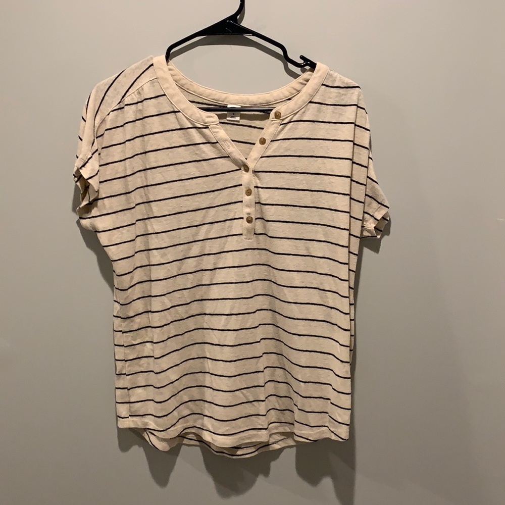 Old Navy top